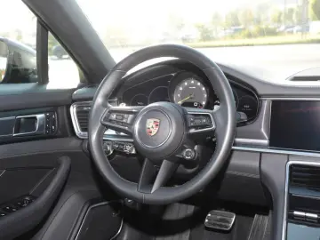 Panamera 4 E-Hybrid Platinum Edition HeadUp Bose