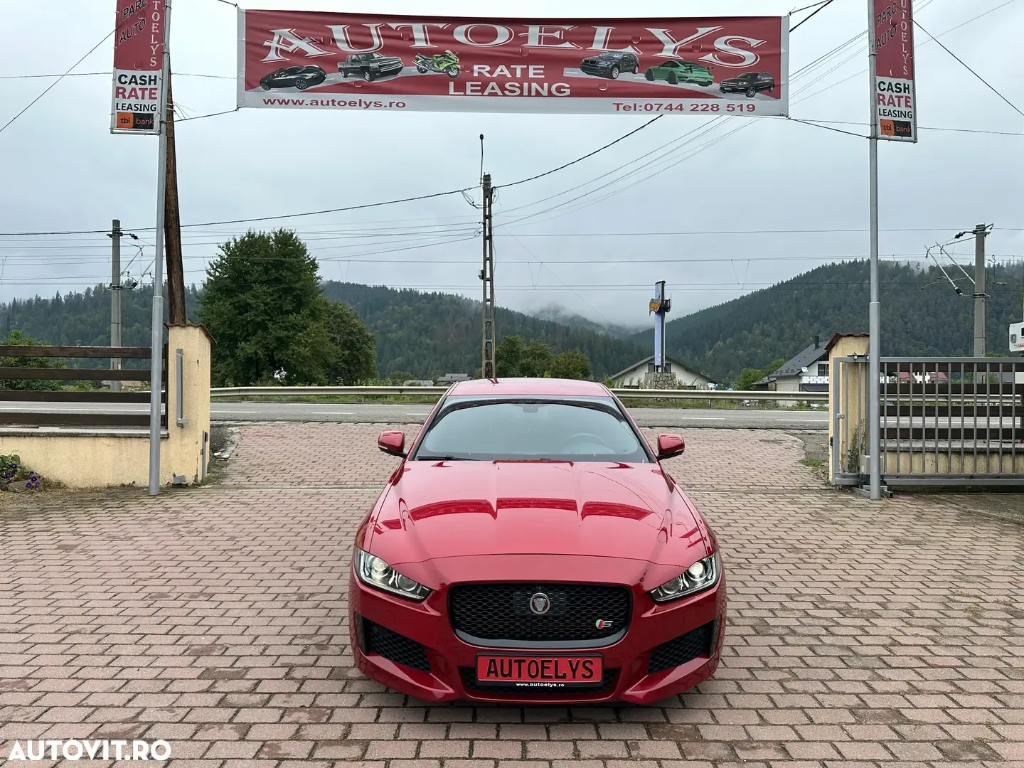 Jaguar XE RWD S