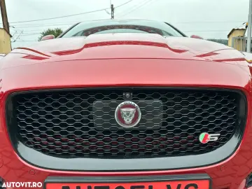 Jaguar XE RWD S