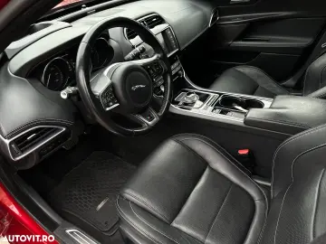 Jaguar XE RWD S