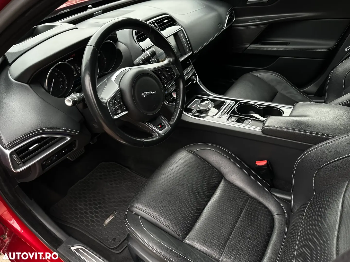Jaguar XE RWD S
