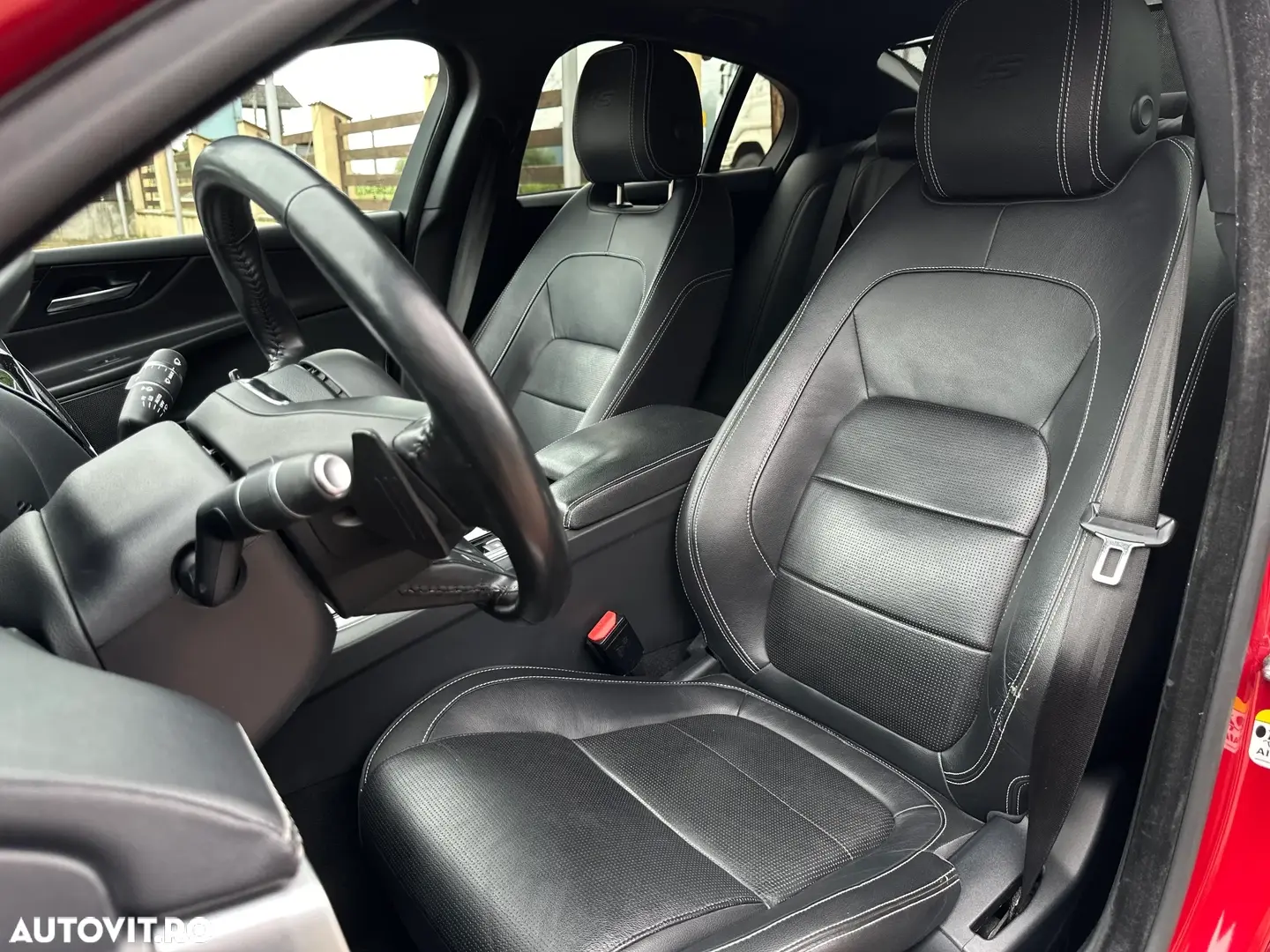 Jaguar XE RWD S