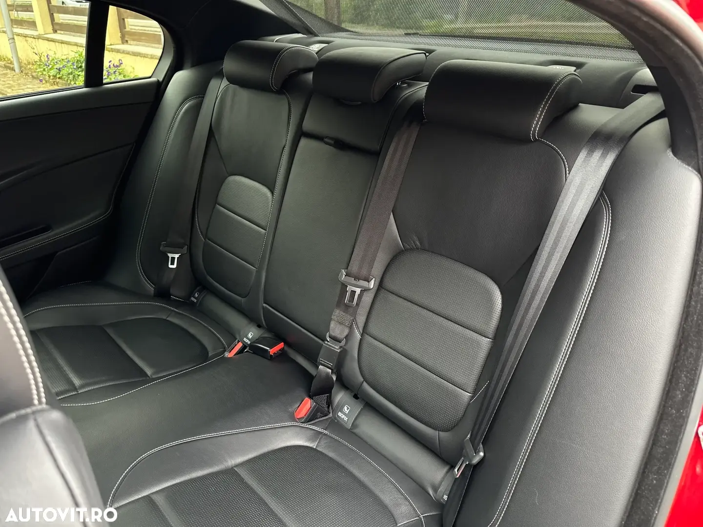 Jaguar XE RWD S