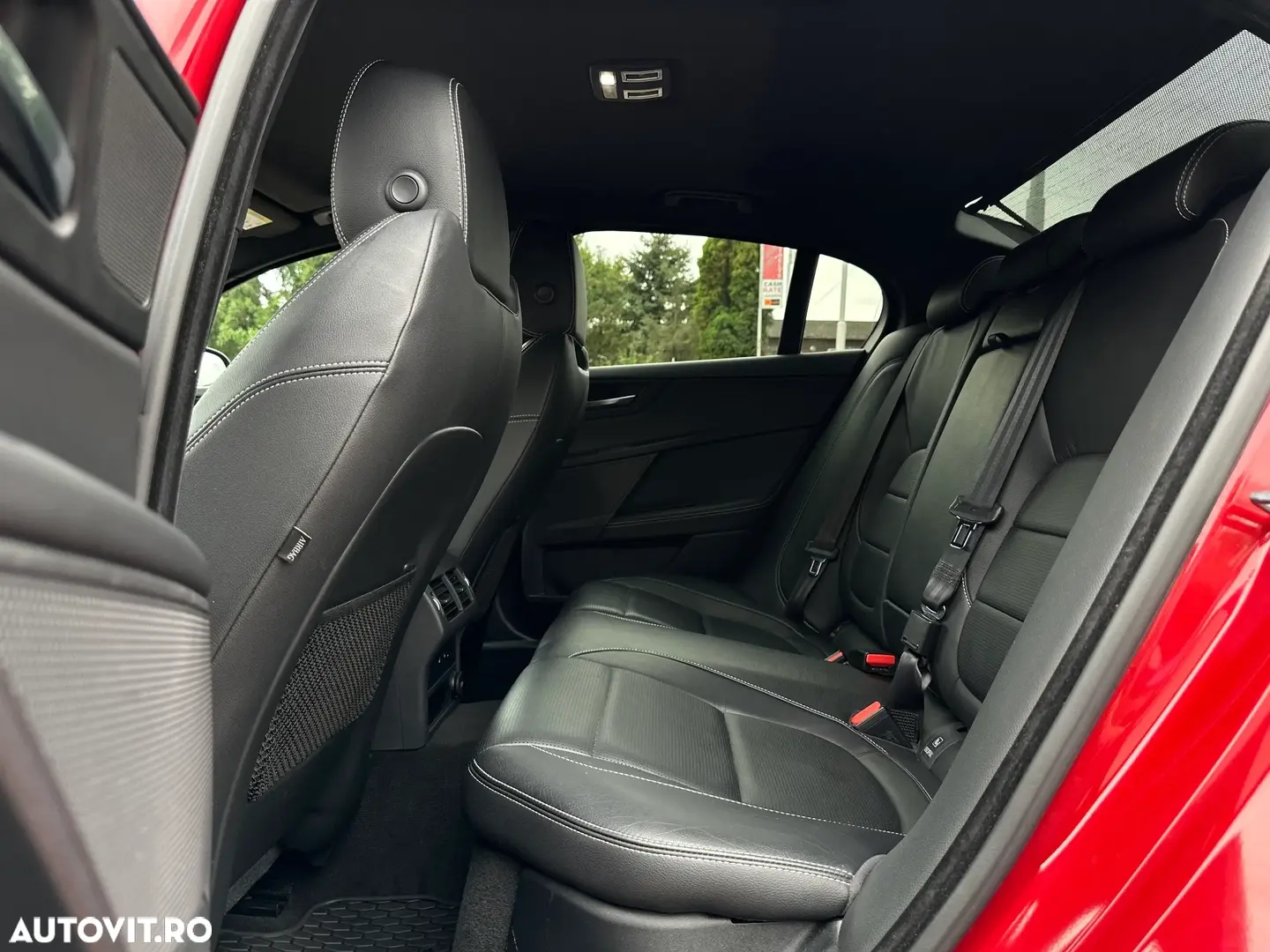 Jaguar XE RWD S