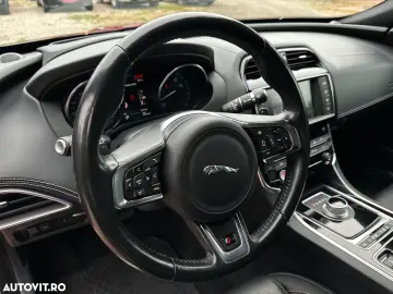 Jaguar XE RWD S