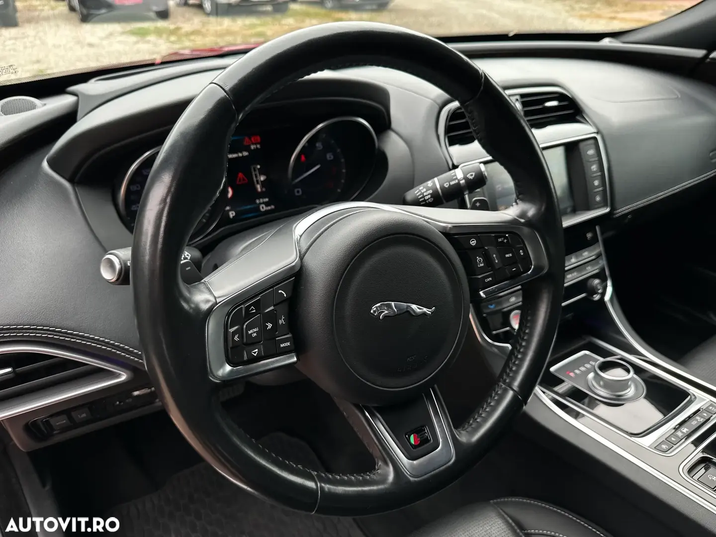 Jaguar XE RWD S