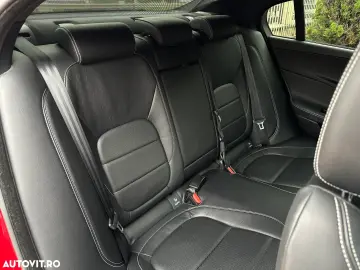 Jaguar XE RWD S