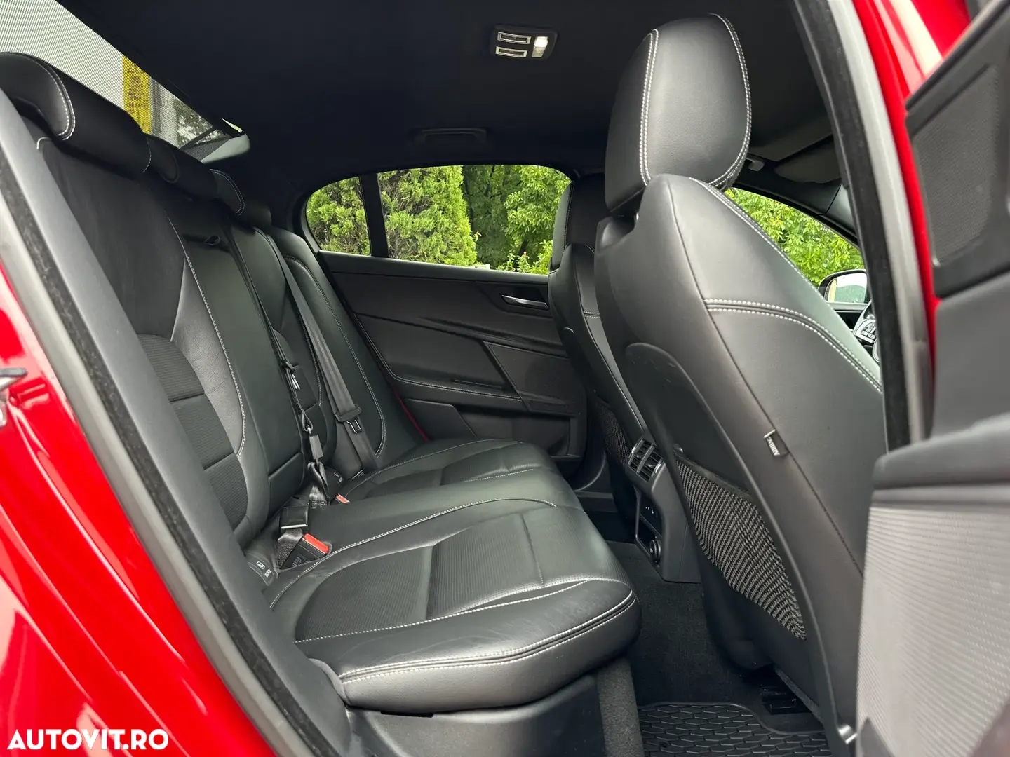 Jaguar XE RWD S