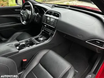 Jaguar XE RWD S