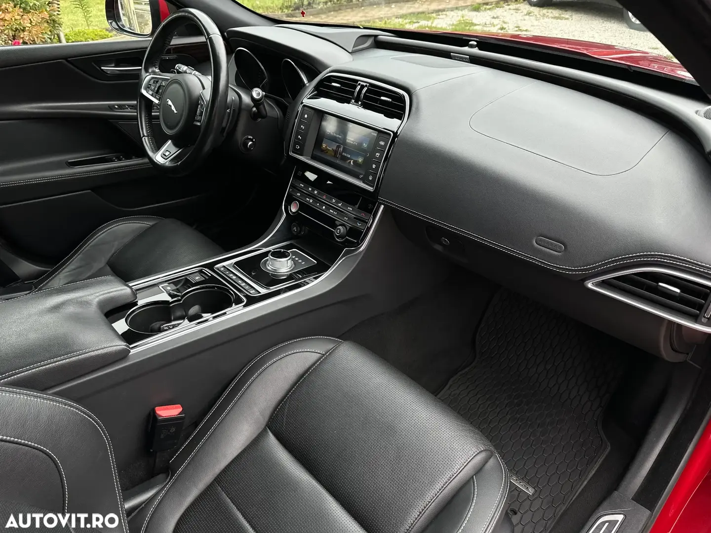 Jaguar XE RWD S