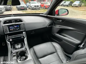 Jaguar XE RWD S