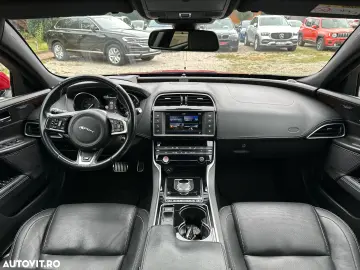 Jaguar XE RWD S