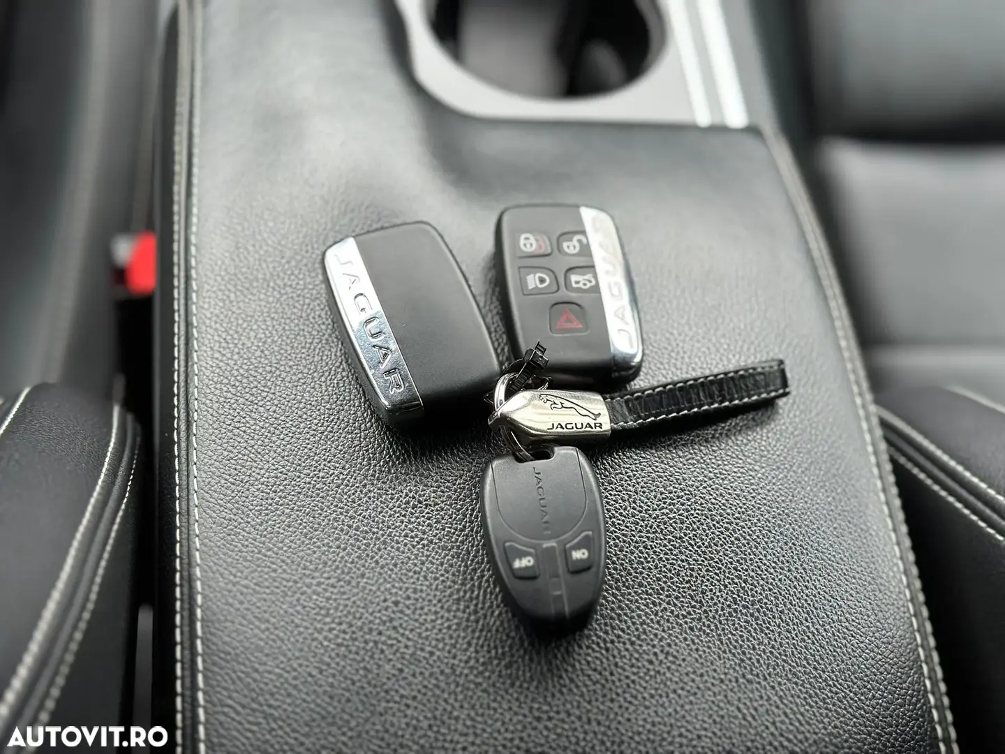 Jaguar XE RWD S