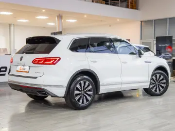 Volkswagen Touareg Elegance 4Motion 3.0 electric TSI eHybrid