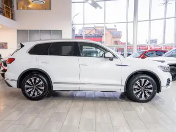 Volkswagen Touareg Elegance 4Motion 3.0 electric TSI eHybrid