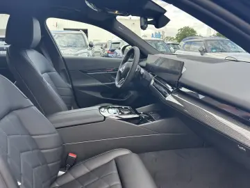 BMW 520 d xDrive M Sport Bowers Wilkins