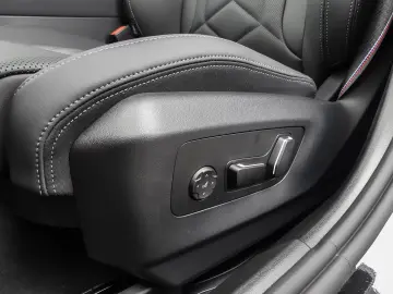 BMW 520 d  M sport Pano B&W HUD