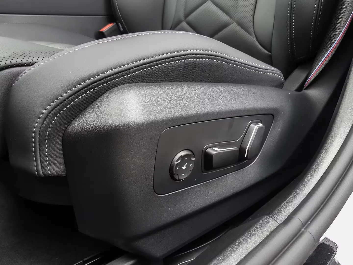 BMW 520 d  M sport Pano B&W HUD