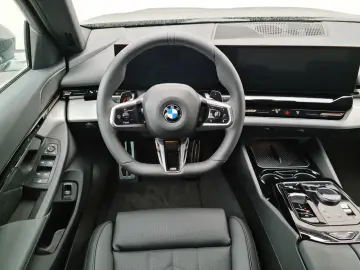 BMW 520 i Limuzina M PACHET SPORT