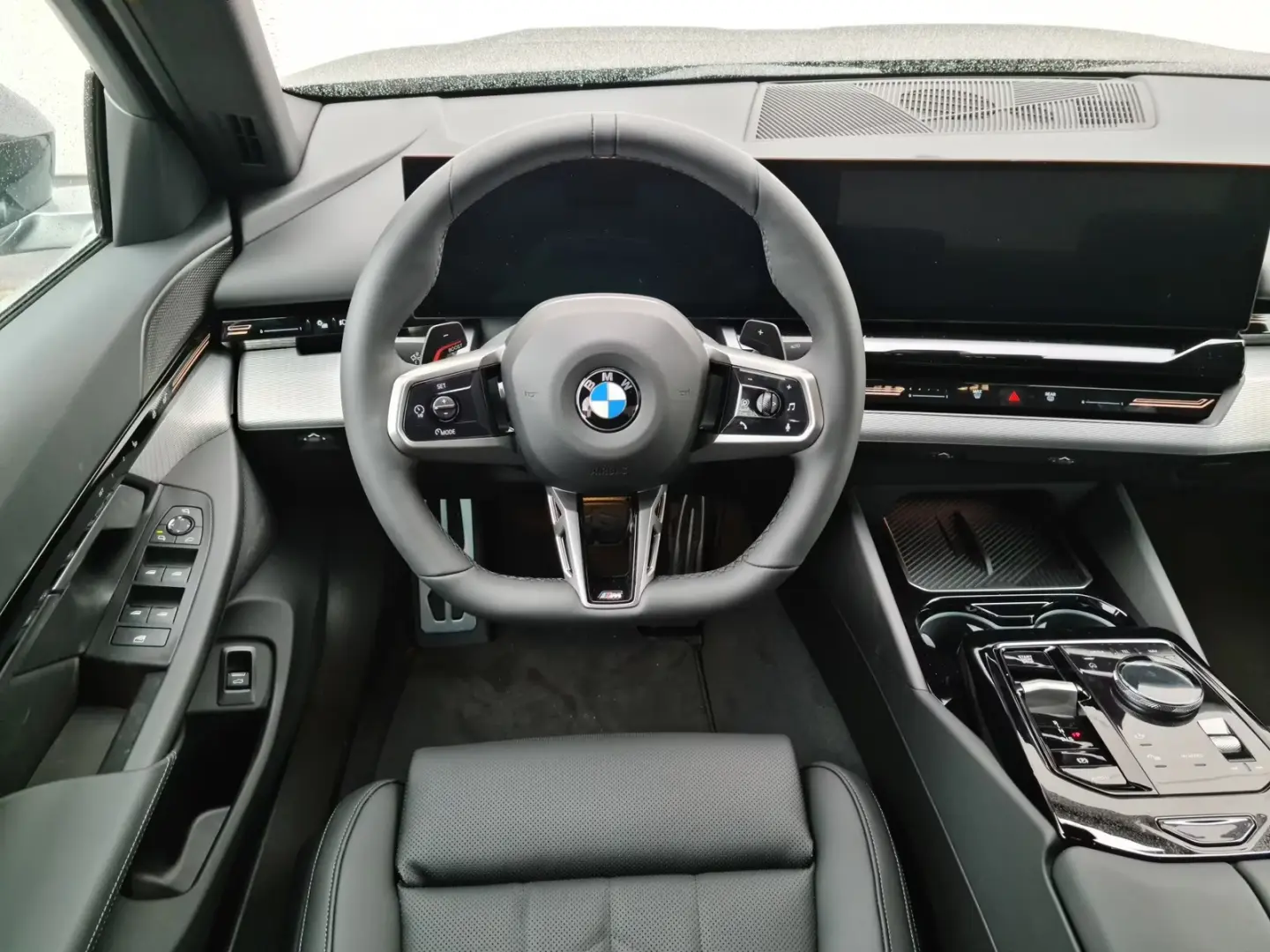 BMW 520 i Limuzina M PACHET SPORT