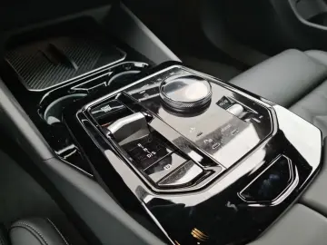 BMW 520 i Limuzina M PACHET SPORT