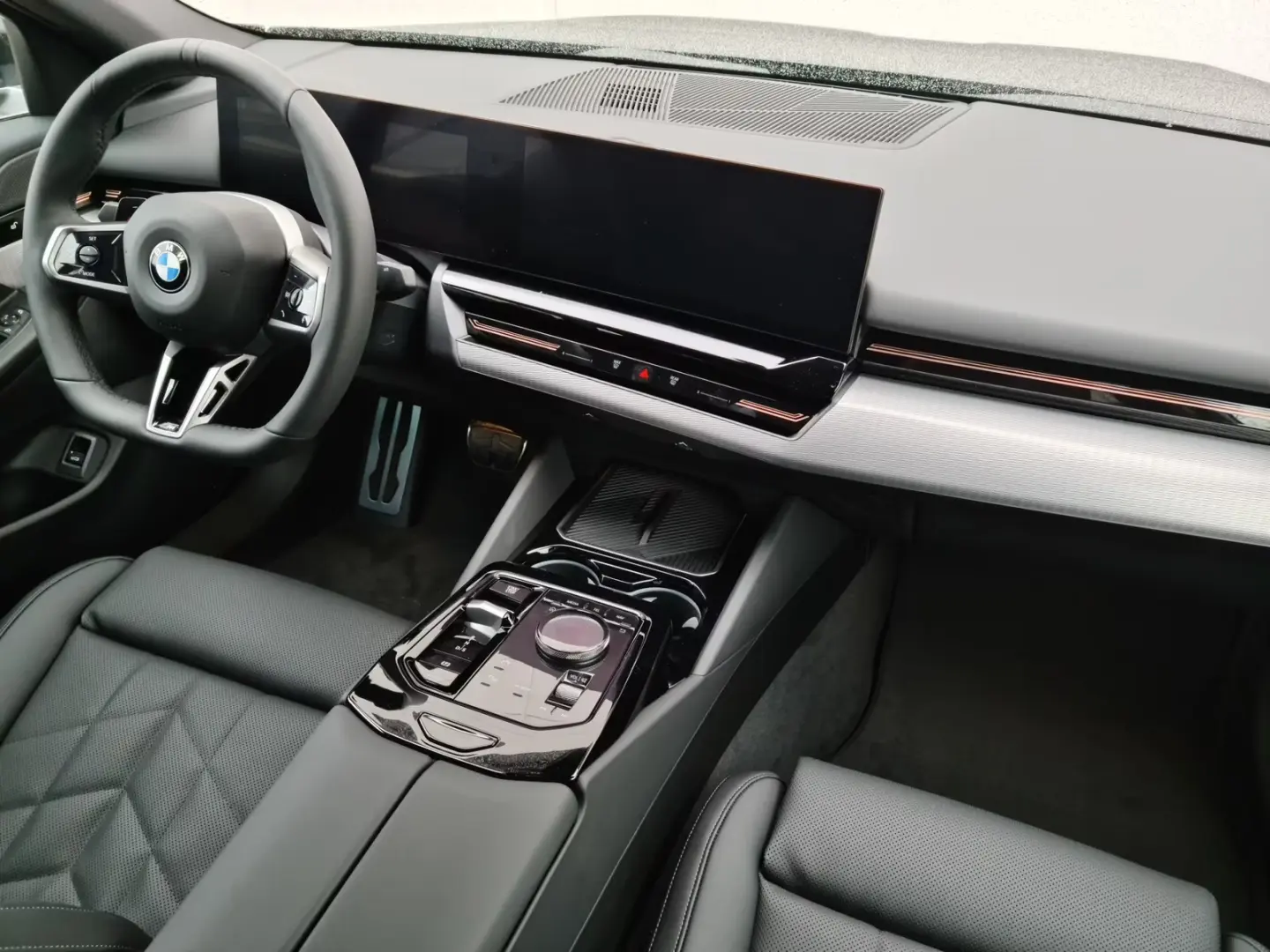 BMW 520 i Limuzina M PACHET SPORT