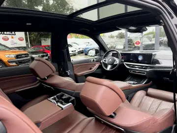 BMW X7 2023