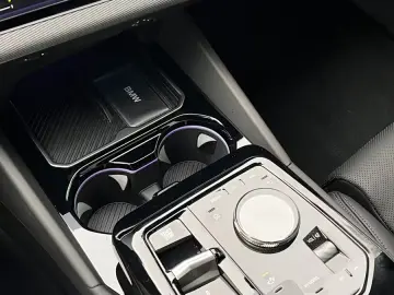 BMW 520i/ventilatie/distronic/scaune spate incalzite