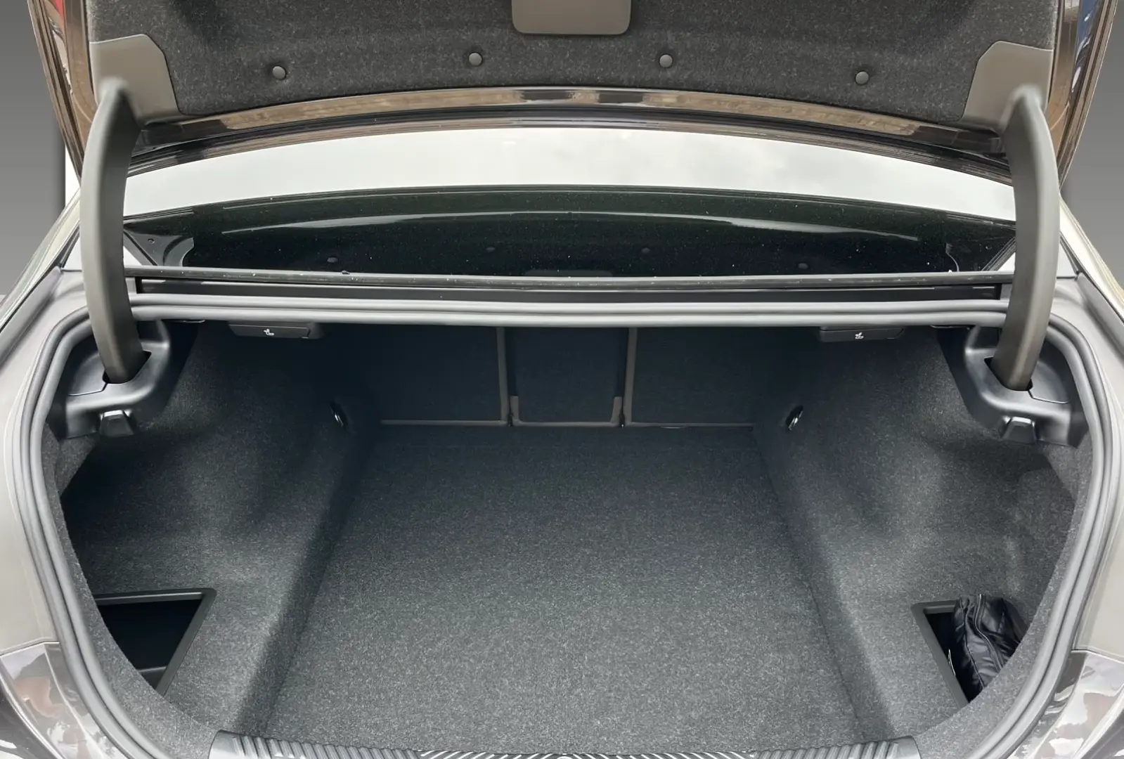BMW 520 d M Pachet Sport Head-Up AHK Navi