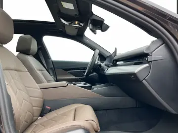 BMW 520 d M Pachet Sport Head-Up AHK Navi
