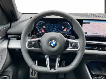 BMW 520 d M Pachet Sport Head-Up AHK Navi