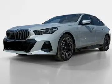 BMW 520 d xDrive Limuzină M Sport LED NAV