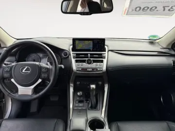 NX 300h E-FOUR Luxury Line