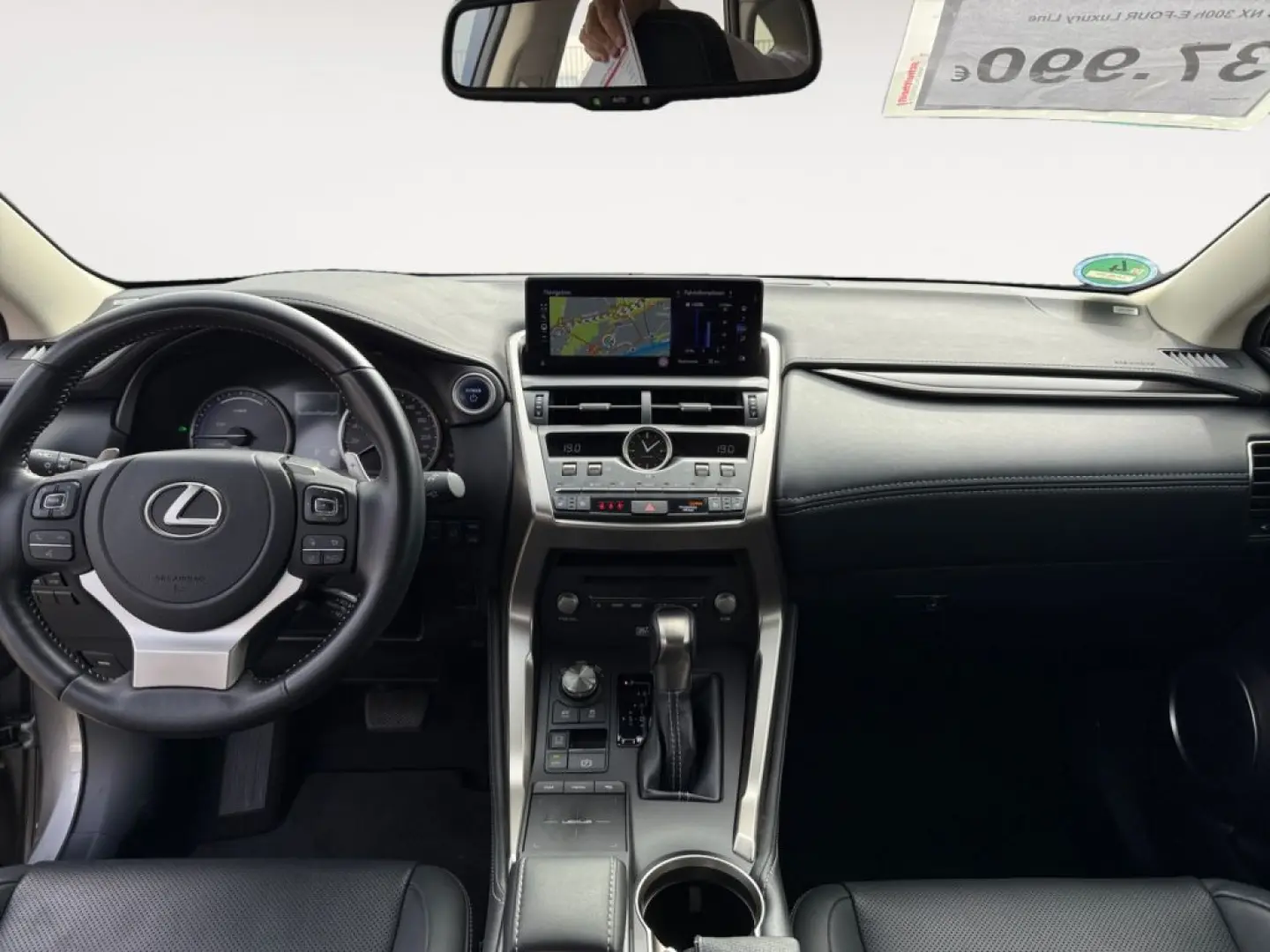 NX 300h E-FOUR Luxury Line