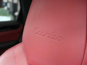 Cayenne Turbo Sport Design Kreide Approved 201T€