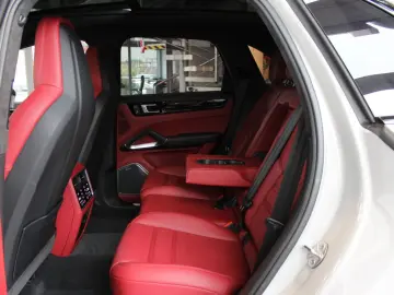 Cayenne Turbo Sport Design Kreide Approved 201T€