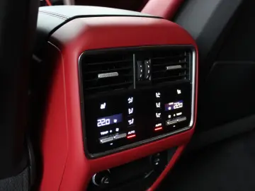 Cayenne Turbo Sport Design Kreide Approved 201T€