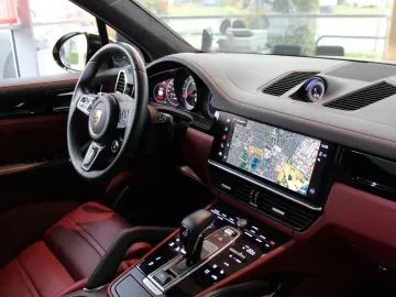 Cayenne Turbo Sport Design Kreide Approved 201T€