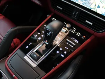 Cayenne Turbo Sport Design Kreide Approved 201T€