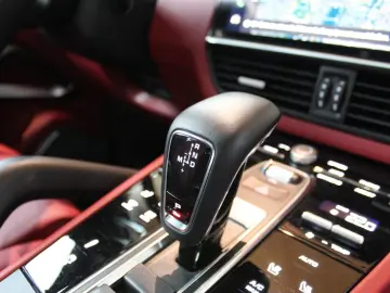 Cayenne Turbo Sport Design Kreide Approved 201T€