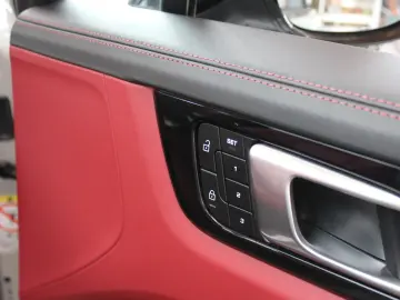 Cayenne Turbo Sport Design Kreide Approved 201T€