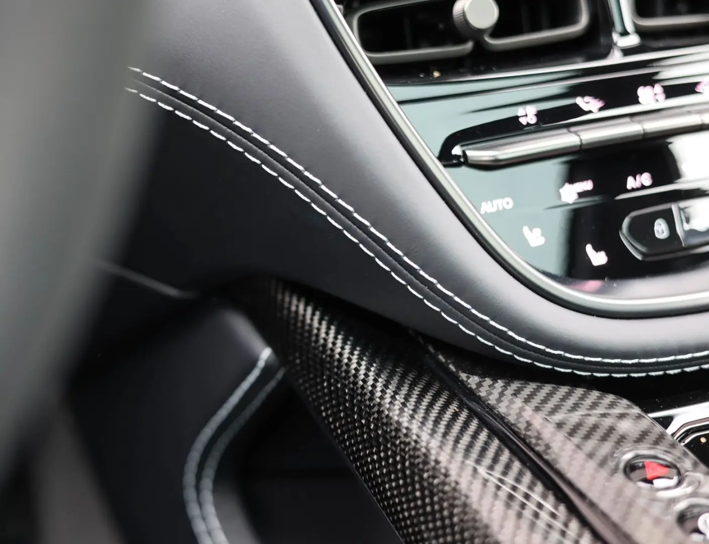 DBX 4.0 V8 707 | China Grey - Carbon Pack