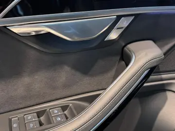 A8 50 TDI L quat. Chauffeurpaket TV 160UPE