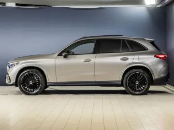 GLC 300 de 4M AMG DIG.LIGHT/Pano/AHK/HUD/Distro/