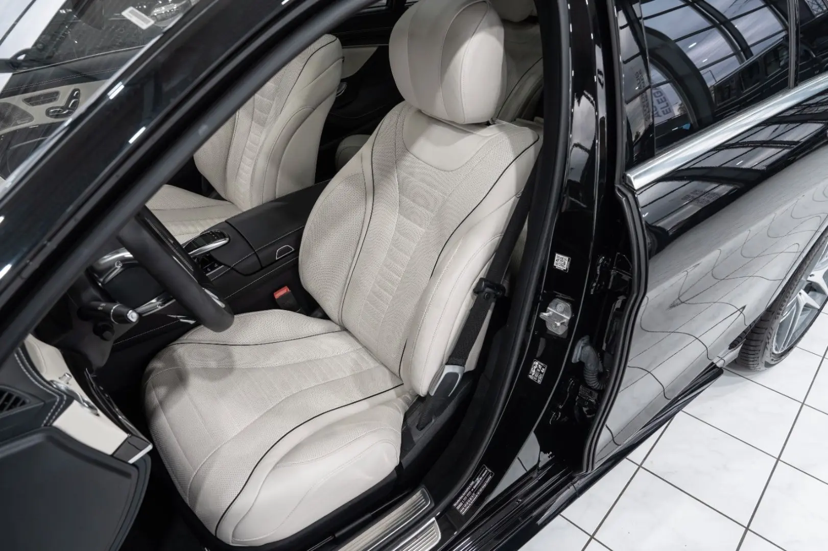 S 560 Lim. 4M *AMG-LINE*PANO*BURMES.*TV*1.HAND*