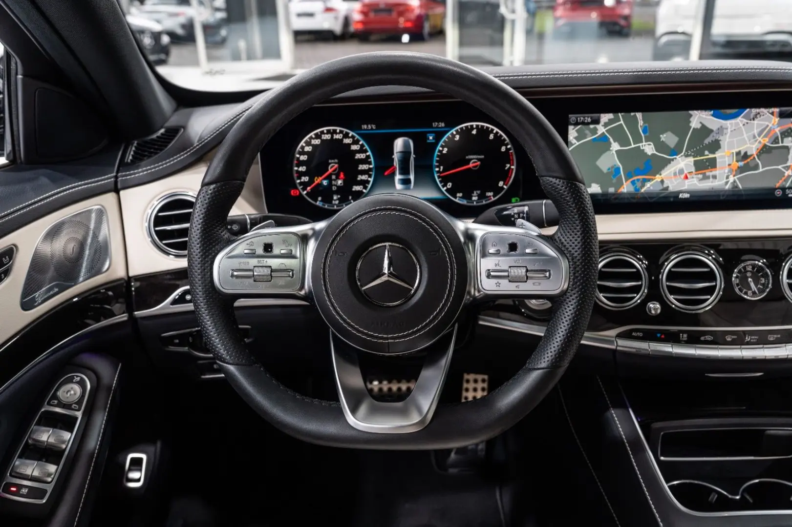 S 560 Lim. 4M *AMG-LINE*PANO*BURMES.*TV*1.HAND*