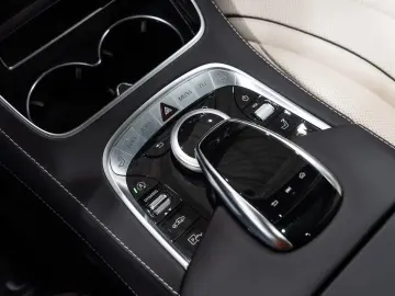 S 560 Lim. 4M *AMG-LINE*PANO*BURMES.*TV*1.HAND*