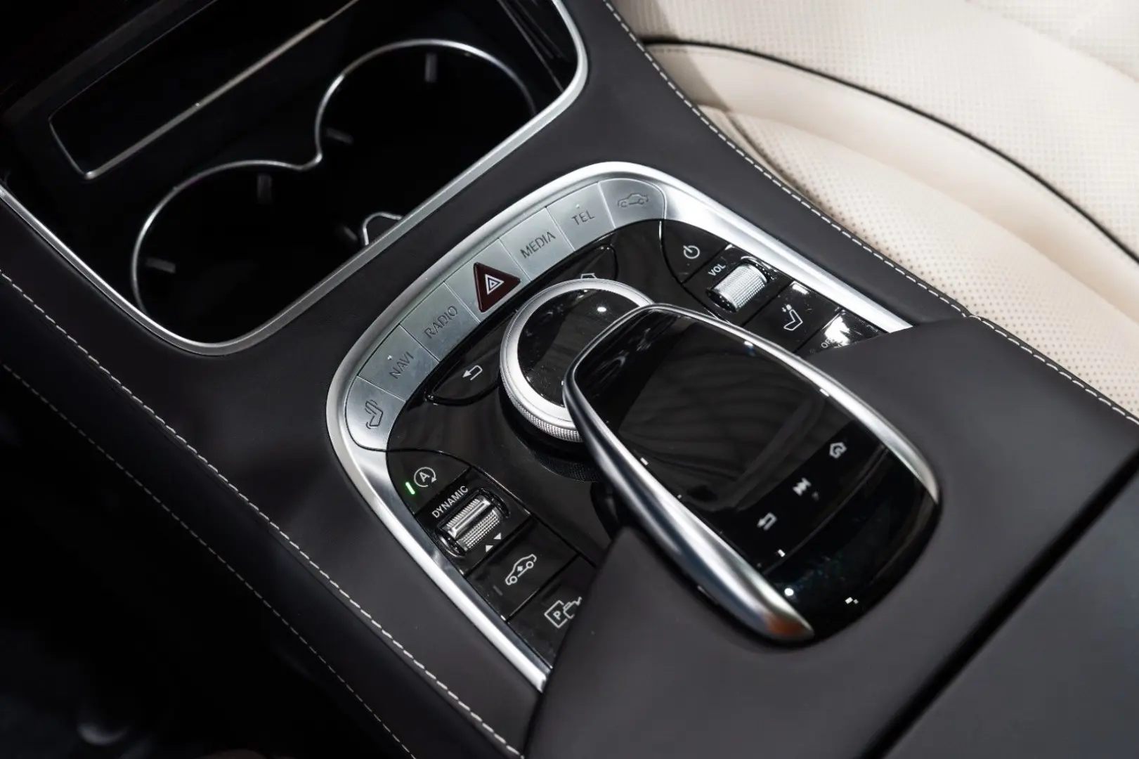 S 560 Lim. 4M *AMG-LINE*PANO*BURMES.*TV*1.HAND*