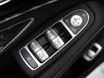 S 560 Lim. 4M *AMG-LINE*PANO*BURMES.*TV*1.HAND*