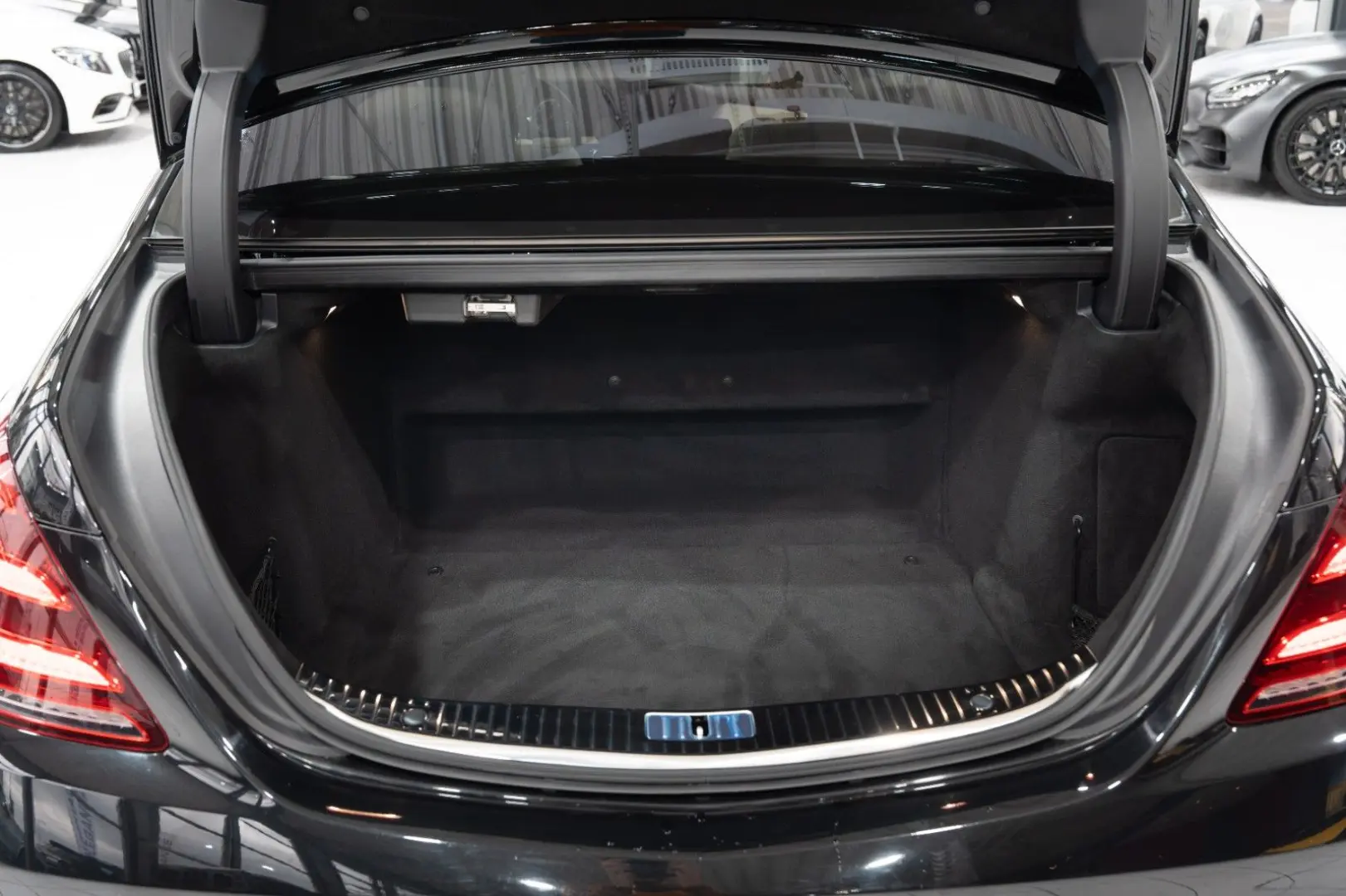 S 560 Lim. 4M *AMG-LINE*PANO*BURMES.*TV*1.HAND*